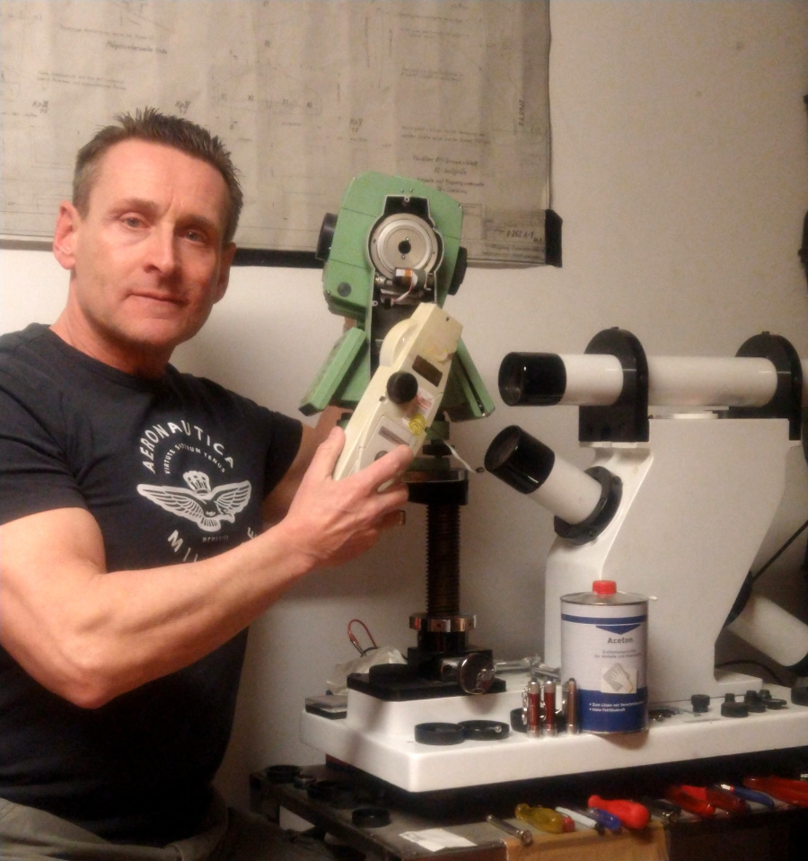 Kontakt – Vermessungsgeräte – Surveyors Express – Leica-Geosystems ...